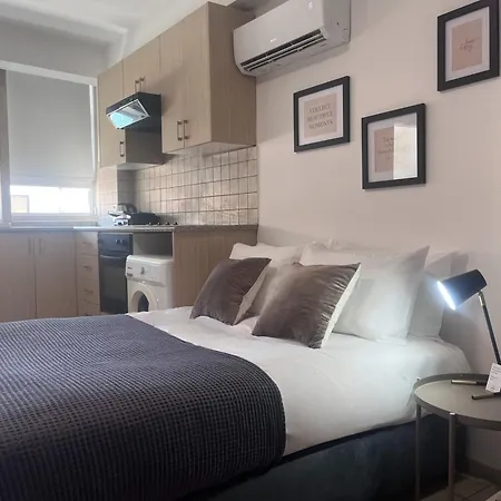 Phaedrus Living Hoopoe Residencies 206 * Nicosia